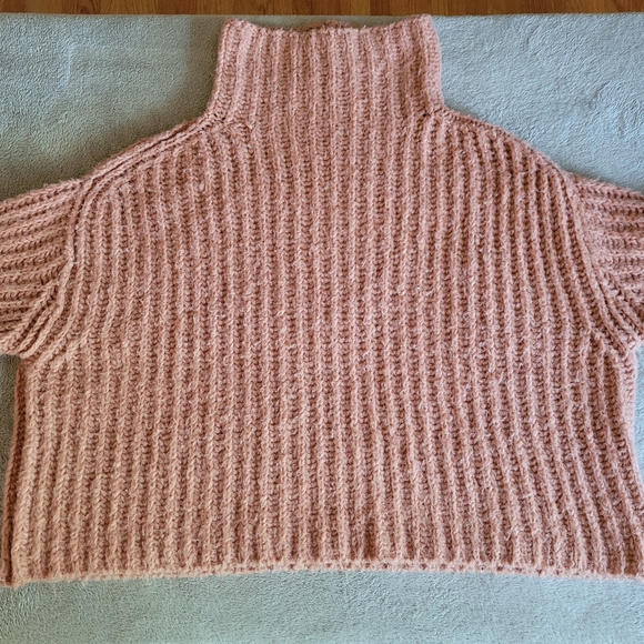 Free People Fluffy Fox chunky knit turtleneck sweater size medium - Picture 4 of 12